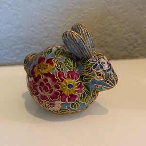 Adorable vintage Chinese cloisonné enamel sitting bunny rabbit figurine